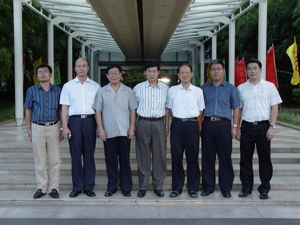 烟台市人民政府副秘书长宋文超一行访问我校