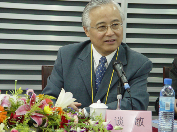 学会会长,上海财经大学党委书记,校长谈敏教授致开幕辞我校副校长