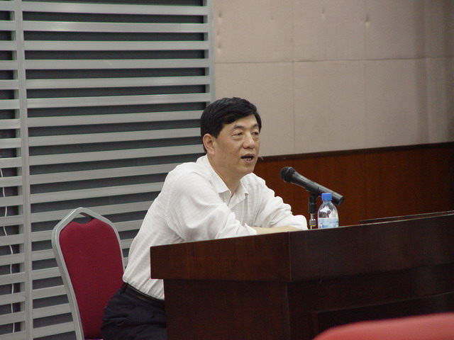 国家发改委文化产业研究中心主任齐勇峰教授来