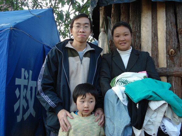 校青协开展衣物捐赠活动获好评
