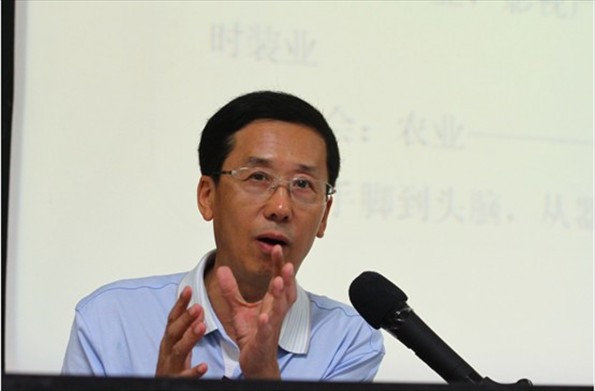 珠海市文体旅游局刘福祥局长莅临艺术与传播学院名师讲堂