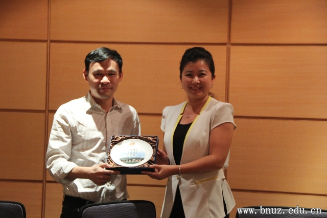 副书记廖庆春围绕华师的品牌项目,如学生课外科研项