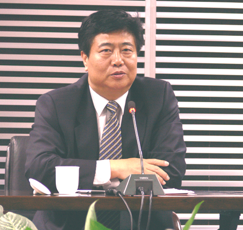 与会的受嘉奖同学和指导老师纷纷发言副校长杨国昌讲话12月30日下午